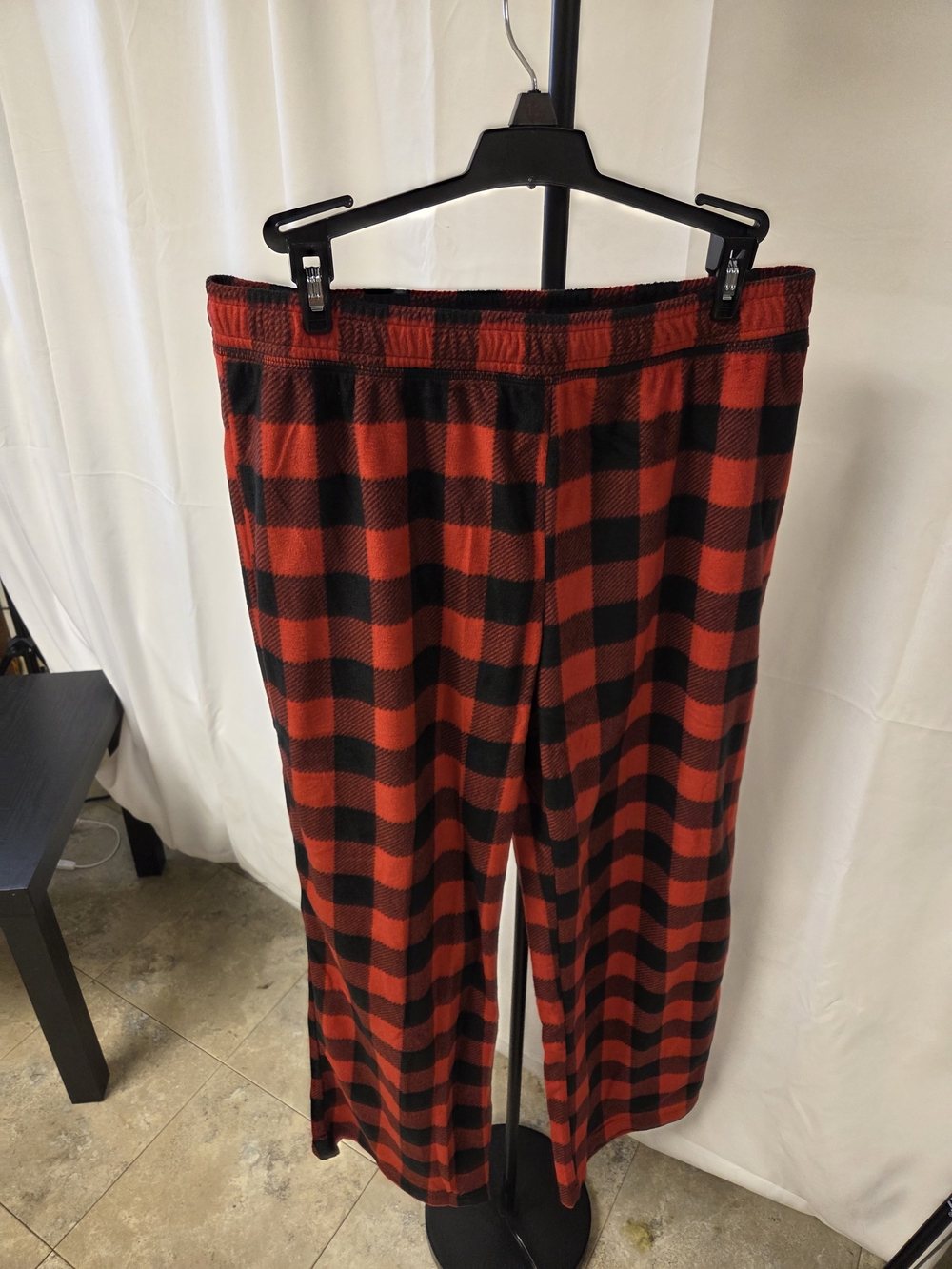 Aeropostale Red & Black Buffalo Plaid Men’s Jogger Pants